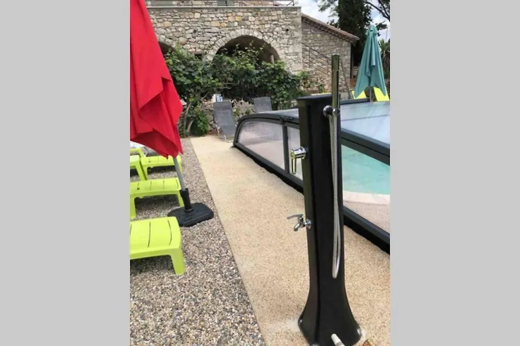 Maison de charme avec piscine couverte et 9000m2 Les Vans Hébergement de vacances