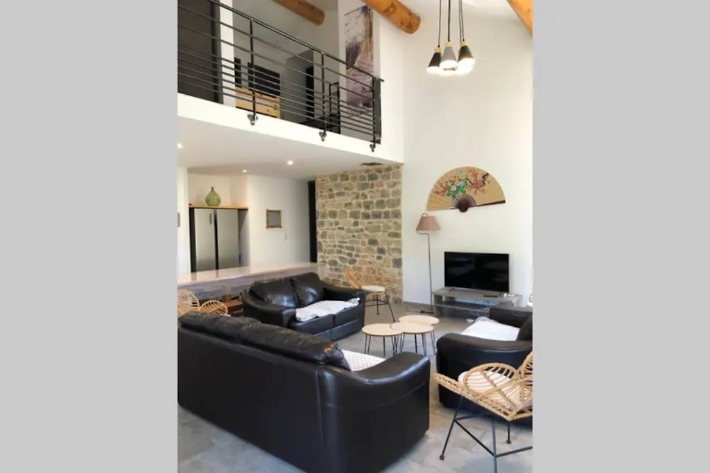 Maison de charme avec piscine couverte et 9000m2 Les Vans